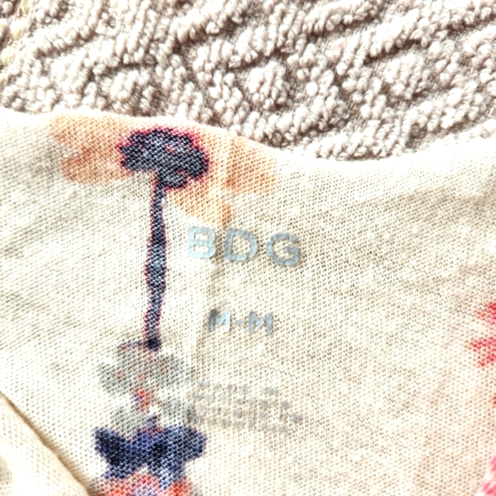 BDG Raw Hem Floral Pattern Tank - Picture 4 of 4